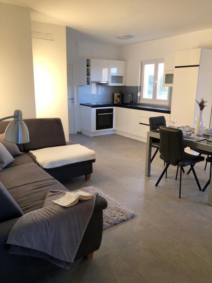 Apartments Villa Prima プリヴラカ エクステリア 写真